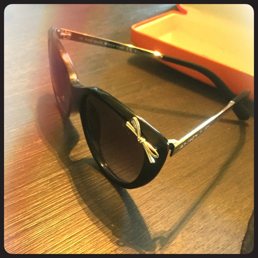Gorgeous Kate spade sunglasses